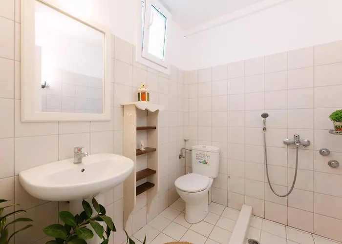 Perama * Agios Prokopios (Naxos)