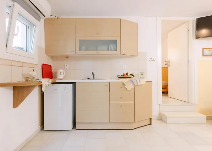 Perama * Agios Prokopios (Naxos)