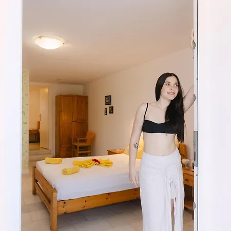Appartement Perama *